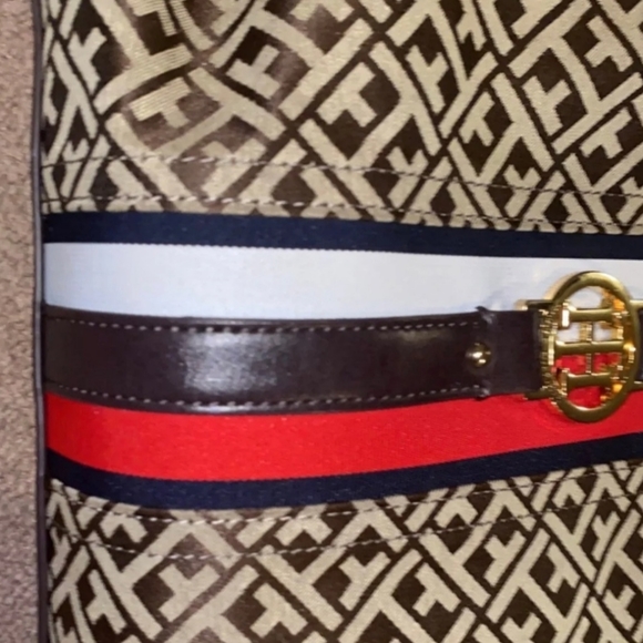 Tommy Hilfiger purse - Picture 10 of 11